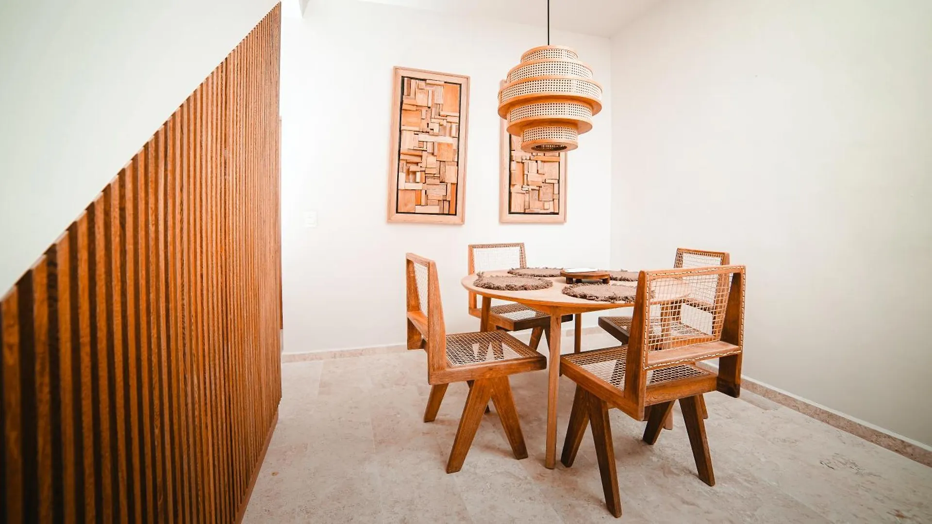 툴룸 2 Story Penthouse La Veleta 4Br 아파트