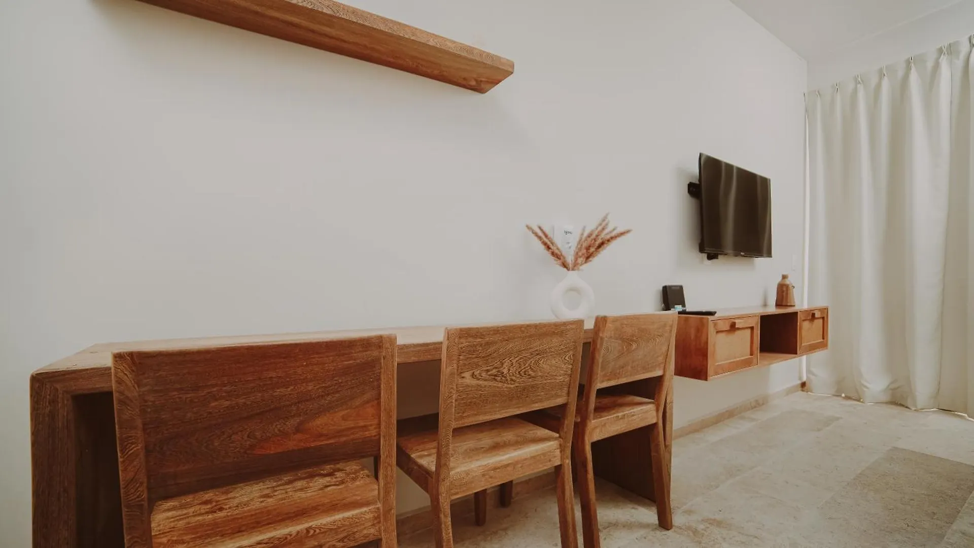 툴룸 2 Story Penthouse La Veleta 4Br 아파트